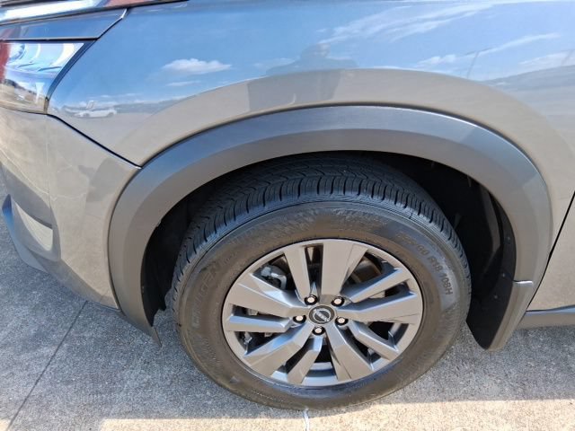 Certified 2025 Nissan Pathfinder SV FWD image 5