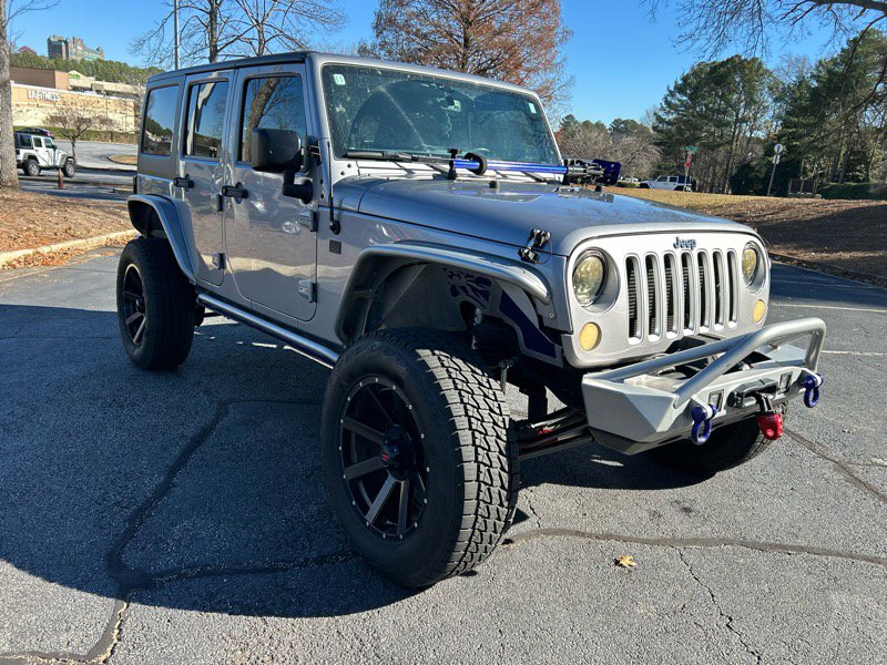 Used 2016 Jeep Wrangler Unlimited Sahara w/ Connectivity Group image 7