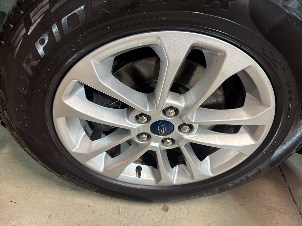 Used 2022 Ford Escape SE w/ Convenience Package FWD image 32