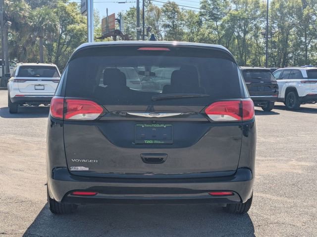 Used 2021 Chrysler Voyager LX image 6