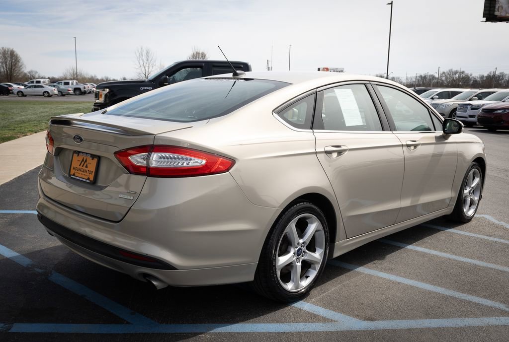 Used 2015 Ford Fusion SE w/ Equipment Group 201A image 18