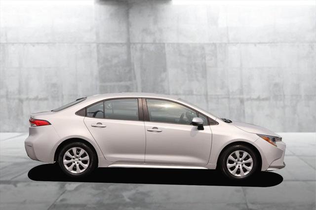 Certified 2022 Toyota Corolla LE image 5