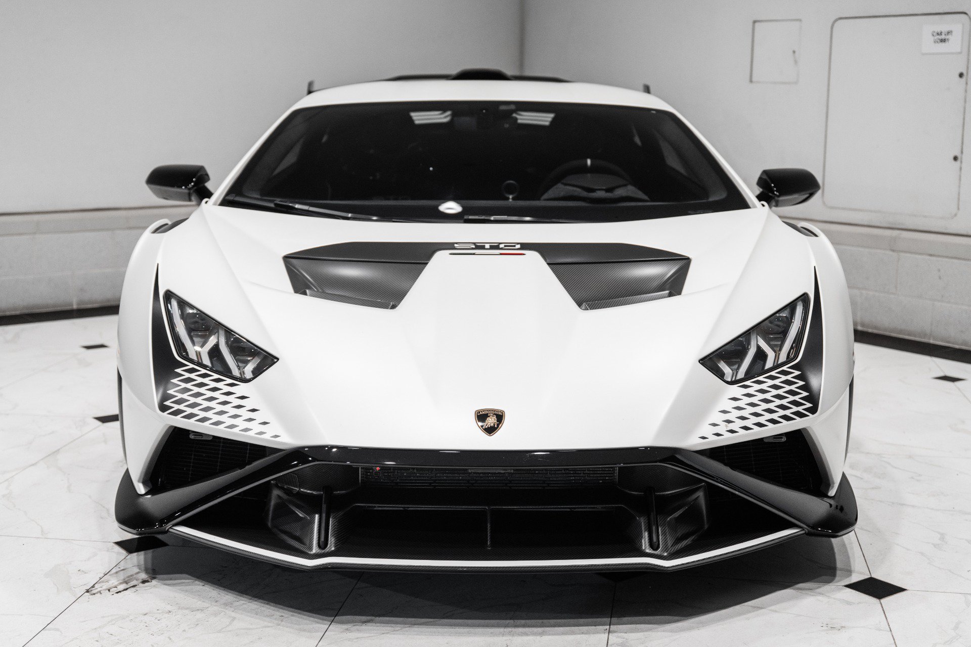 Used 2023 Lamborghini Huracan STO RWD image 4