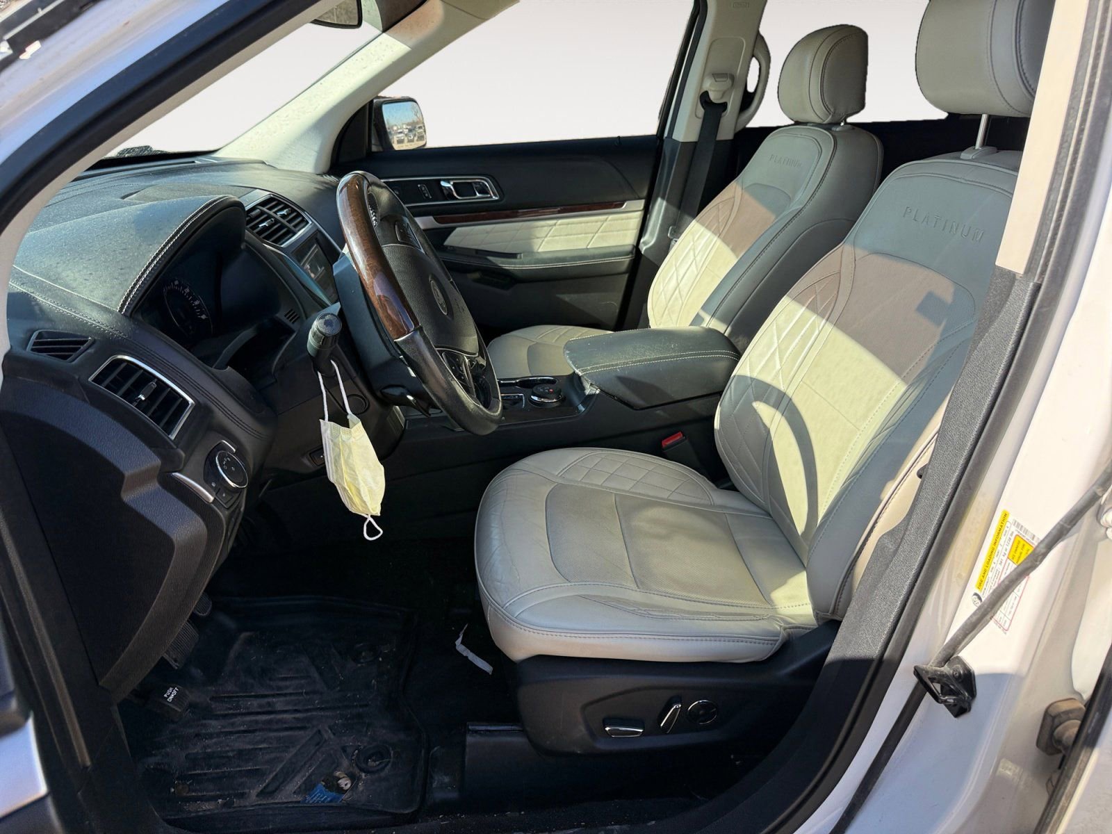 Used 2017 Ford Explorer Platinum image 9