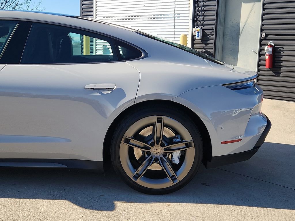 Certified 2025 Porsche Taycan Turbo image 7