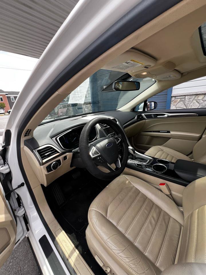 Used 2013 Ford Fusion SE FWD image 12