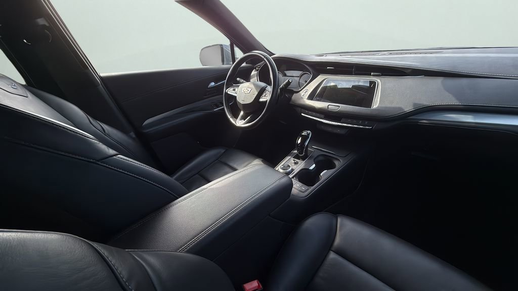 Used 2023 Cadillac XT4 Premium Luxury image 23
