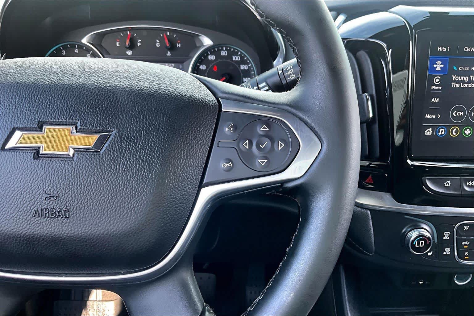 Used 2023 Chevrolet Traverse LT FWD image 25