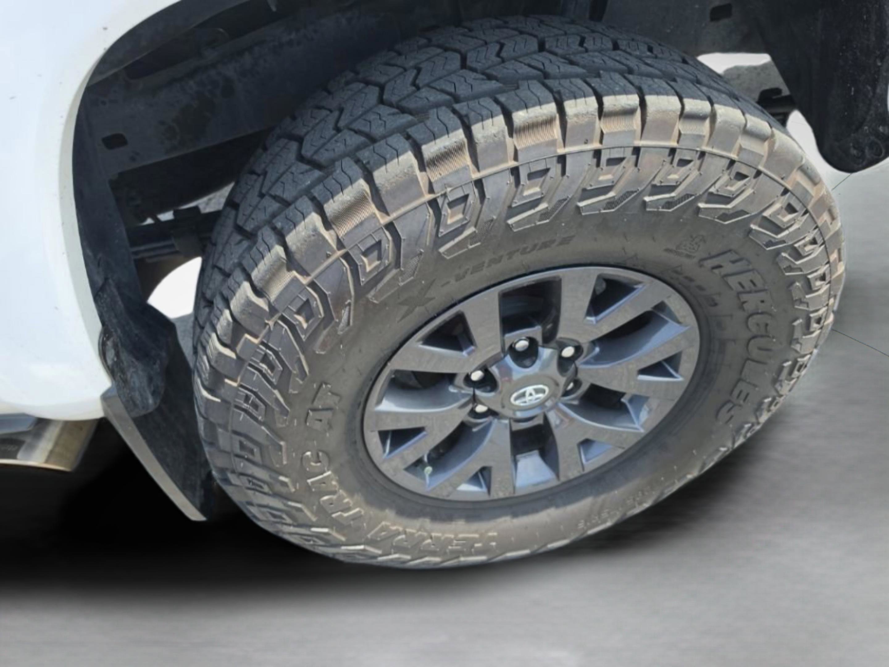 Used 2022 Toyota Tacoma SR5 w/ Technology Package RWD image 34