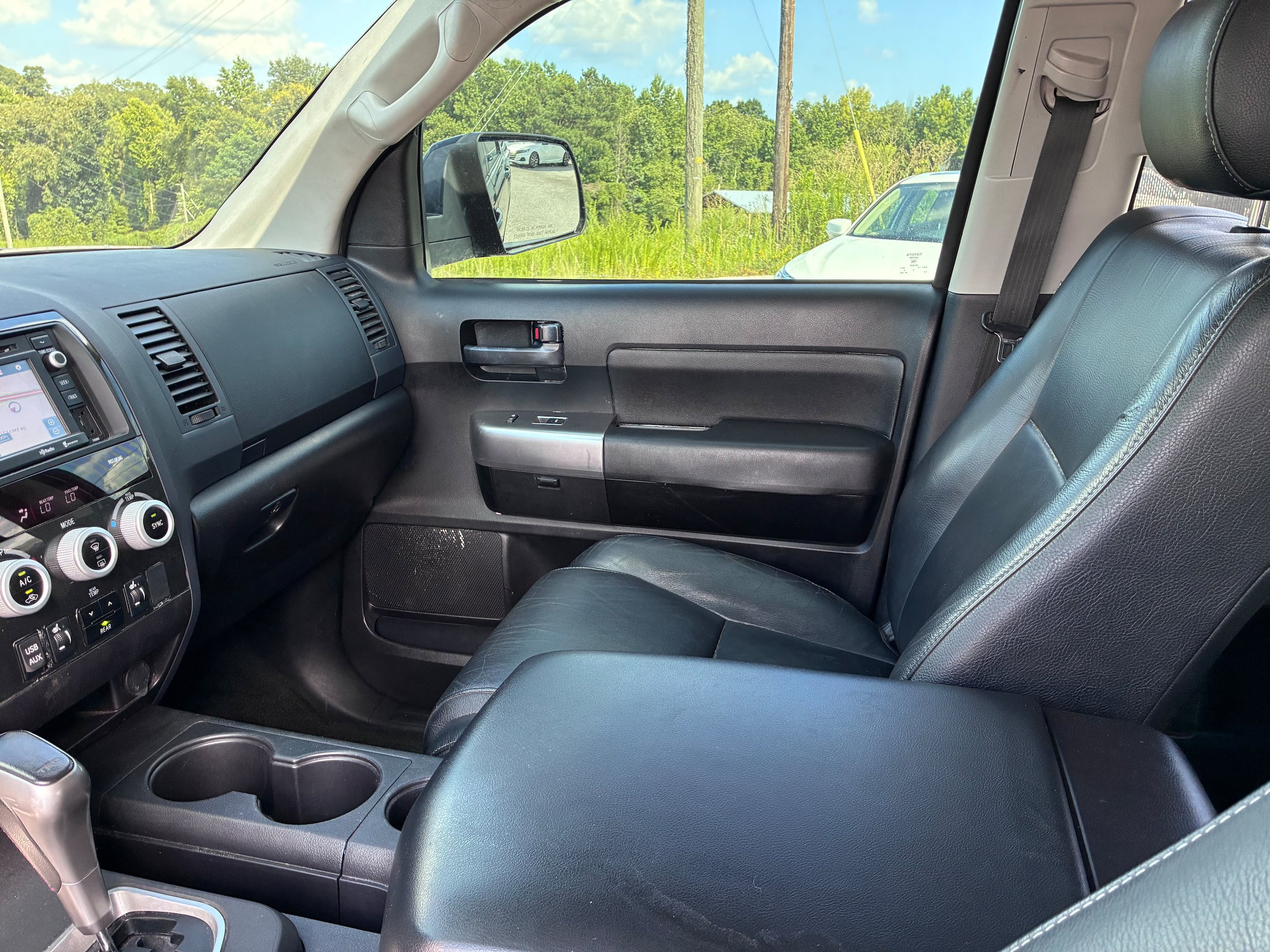 Used 2018 Toyota Sequoia TRD Sport AWD/4WD image 17