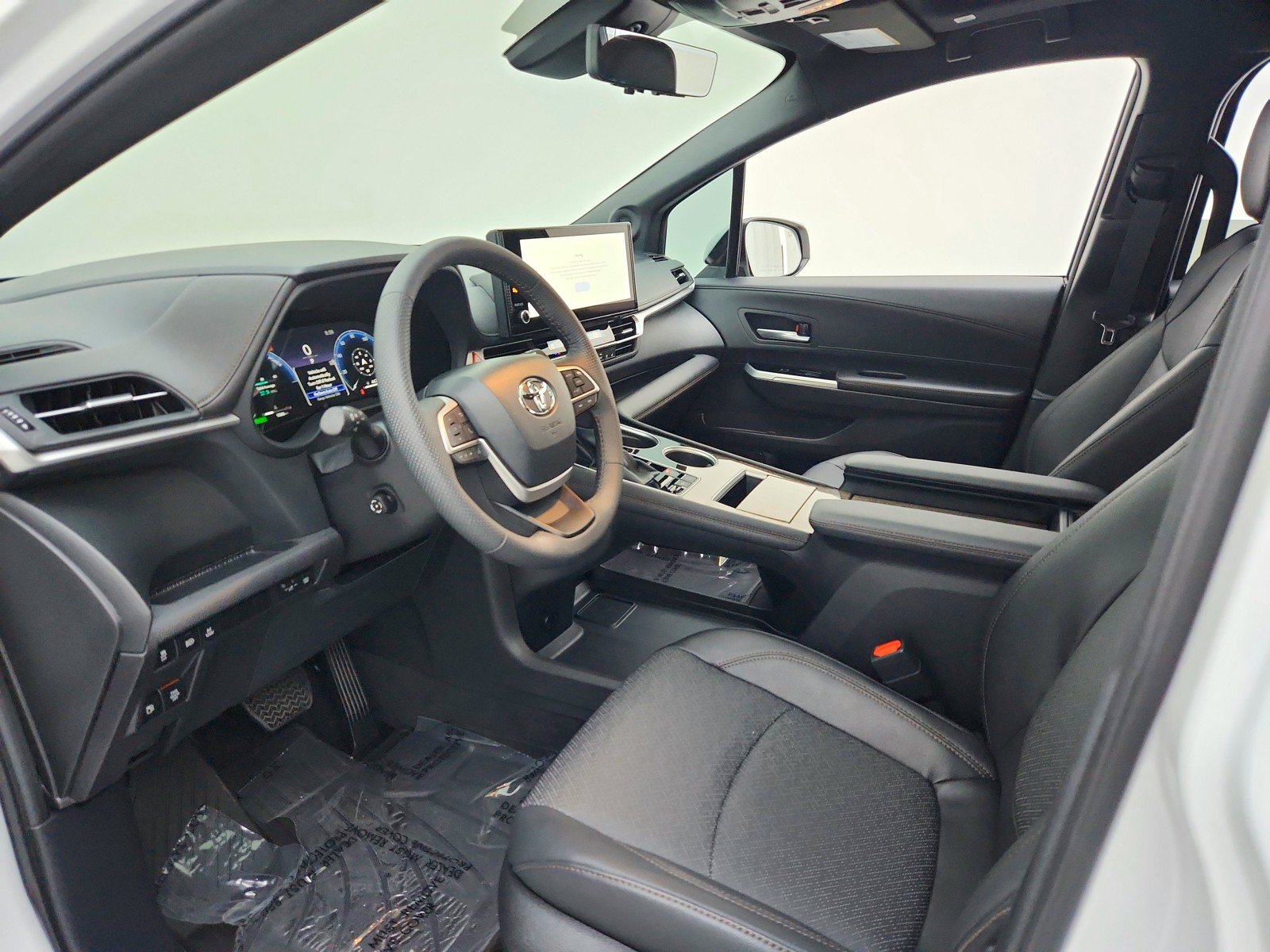 Used 2025 Toyota Sienna Limited FWD image 16