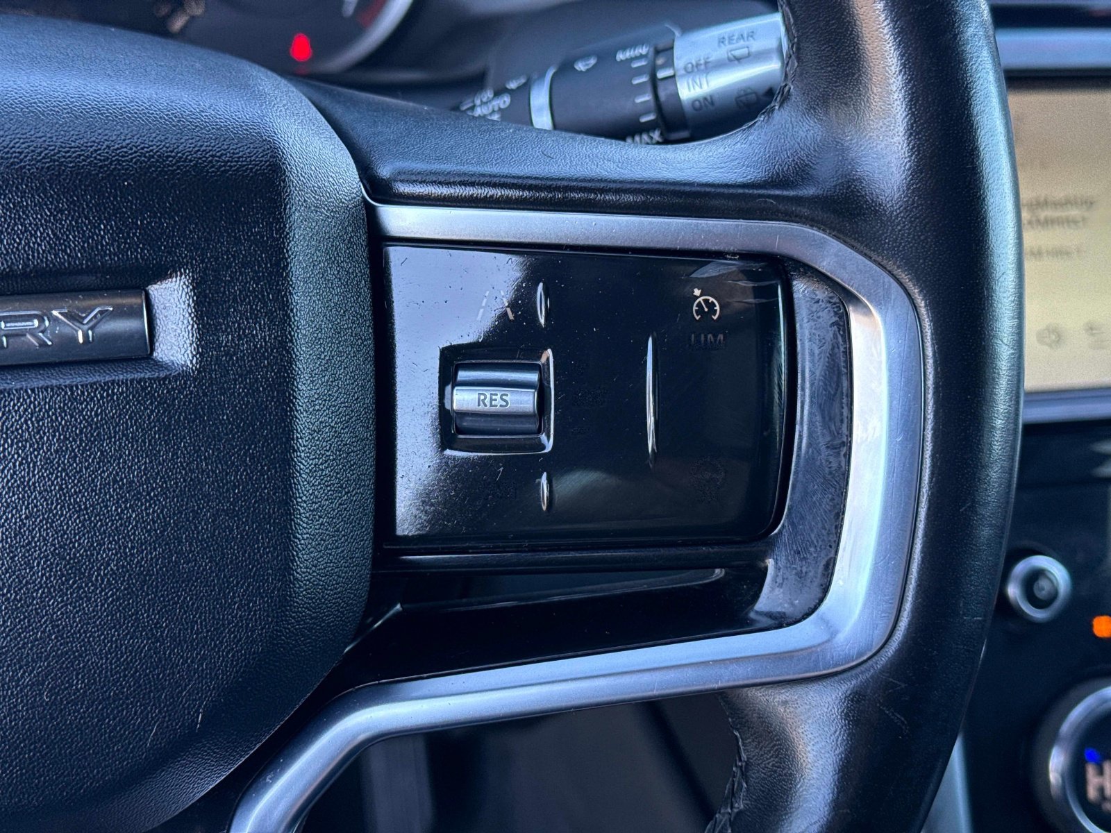 Used 2021 Land Rover Discovery Sport S image 30