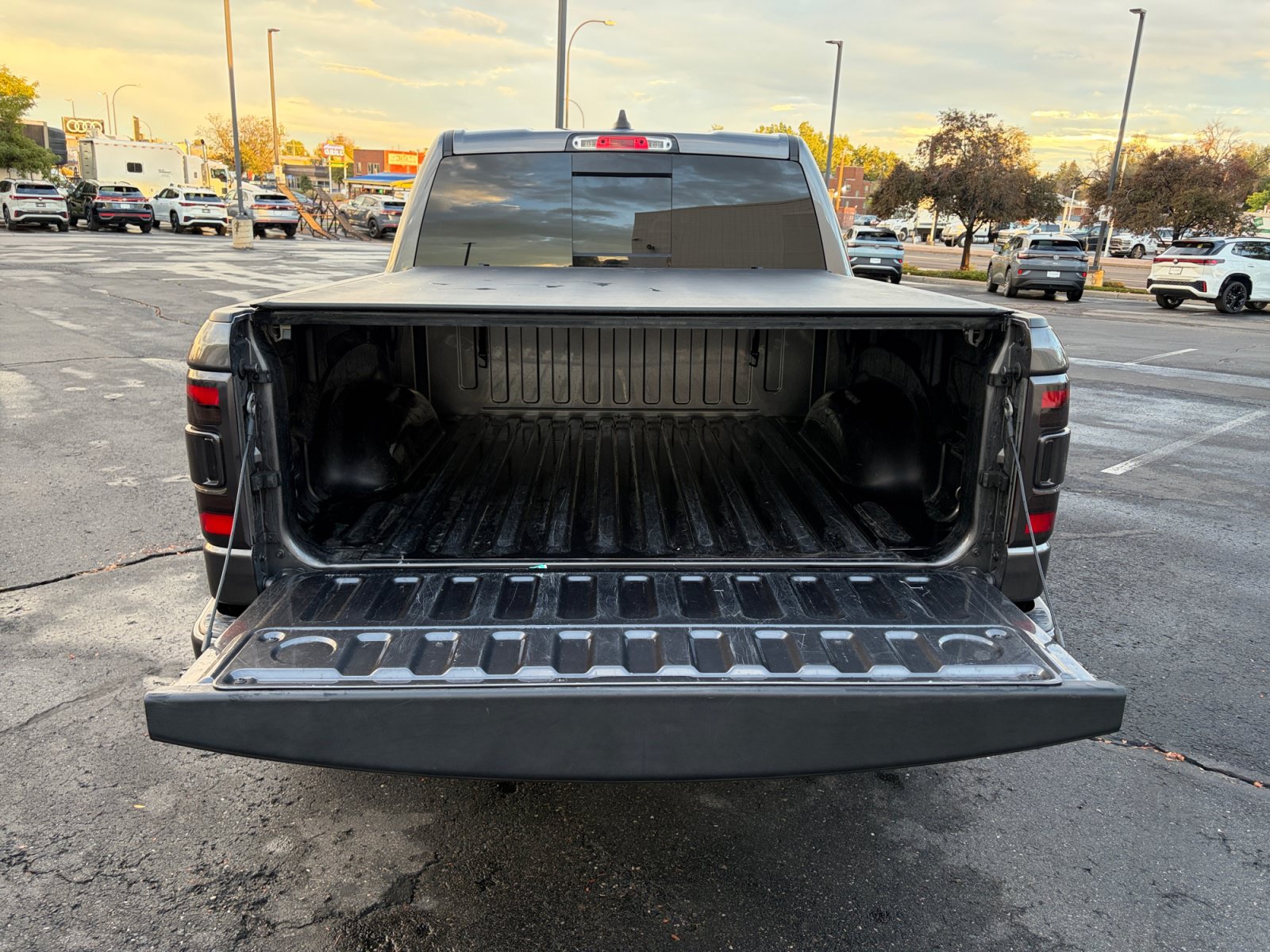 Used 2023 RAM 1500 Laramie AWD/4WD image 34