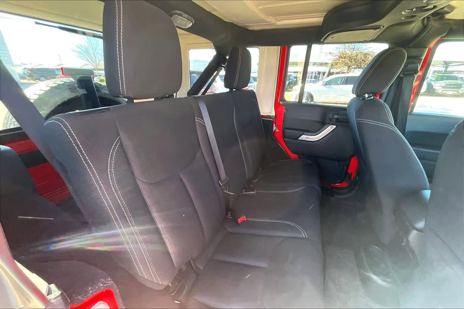 Certified 2018 Jeep Wrangler Unlimited Sahara w/ Connectivity Group AWD/4WD image 12