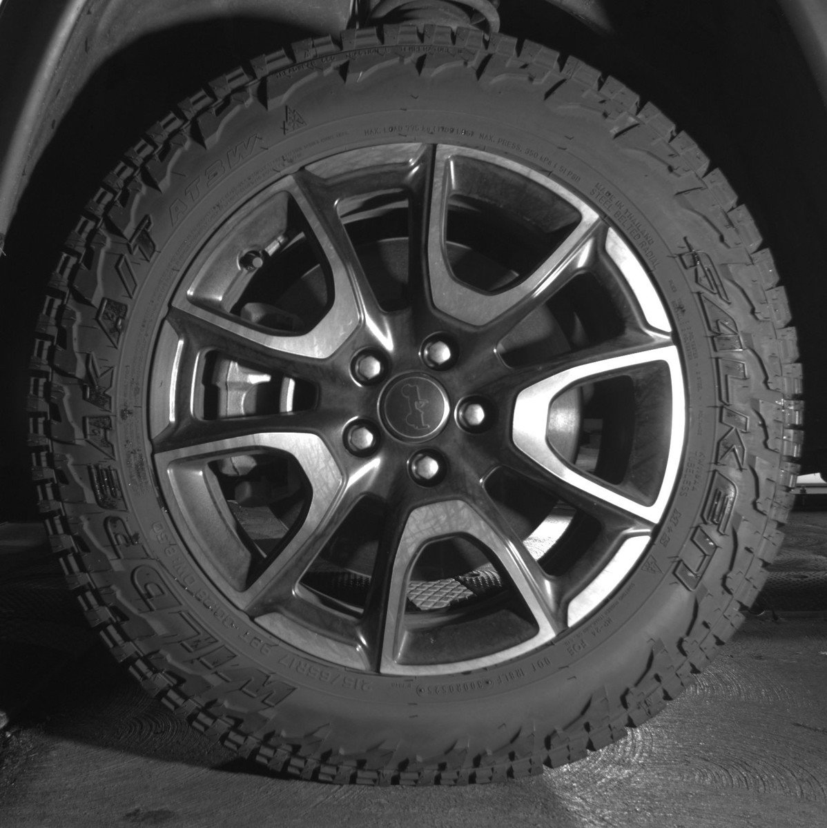 Used 2025 Jeep Compass Trailhawk image 12