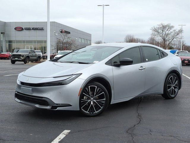 Used 2024 Toyota Prius XLE video 2