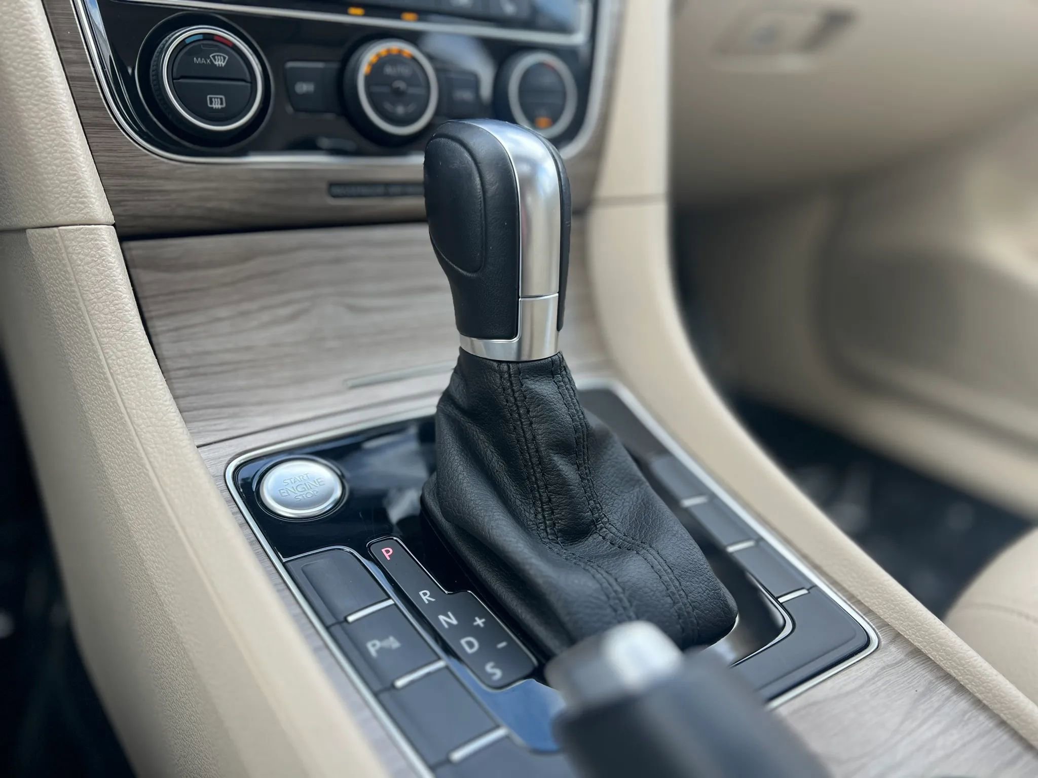 Used 2017 Volkswagen Passat 1.8T SE image 27