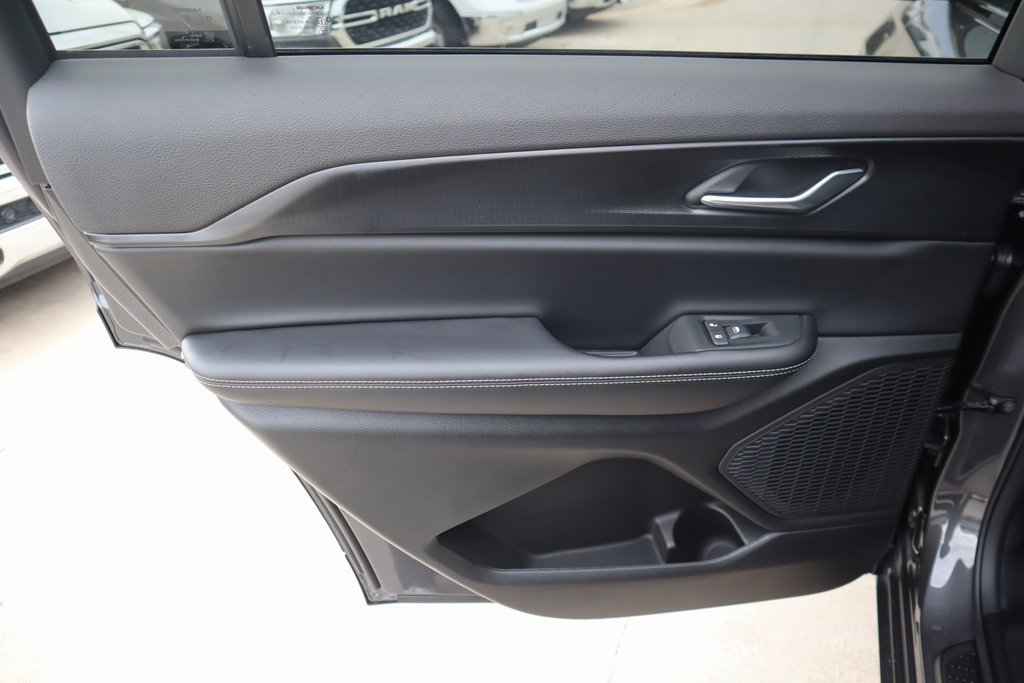 New 2025 Jeep Grand Cherokee L Altitude image 17