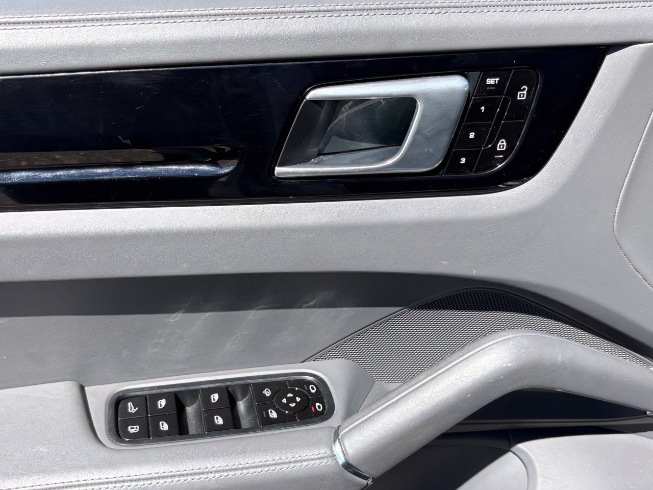 Used 2019 Porsche Cayenne E-Hybrid AWD/4WD image 23
