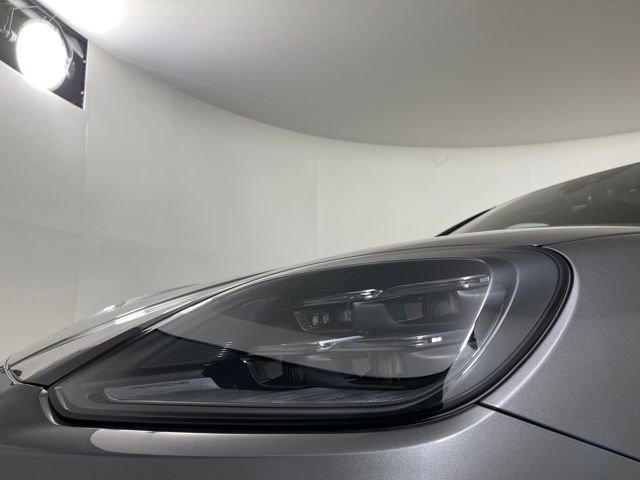 Used 2025 Porsche Cayenne E-Hybrid Coupe image 14