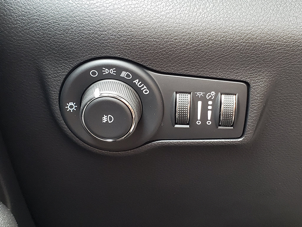 Used 2026 Jeep Compass Limited AWD/4WD image 28