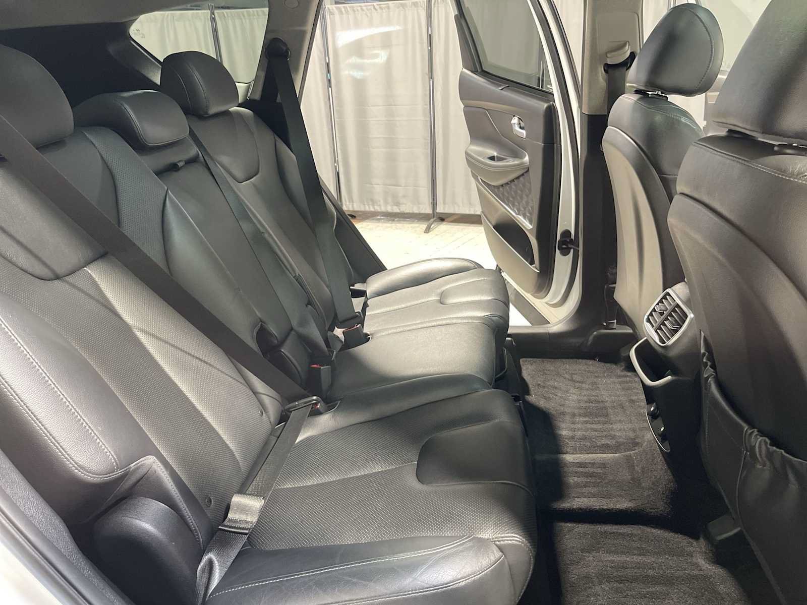 Used 2019 Hyundai Santa Fe Limited AWD/4WD image 13