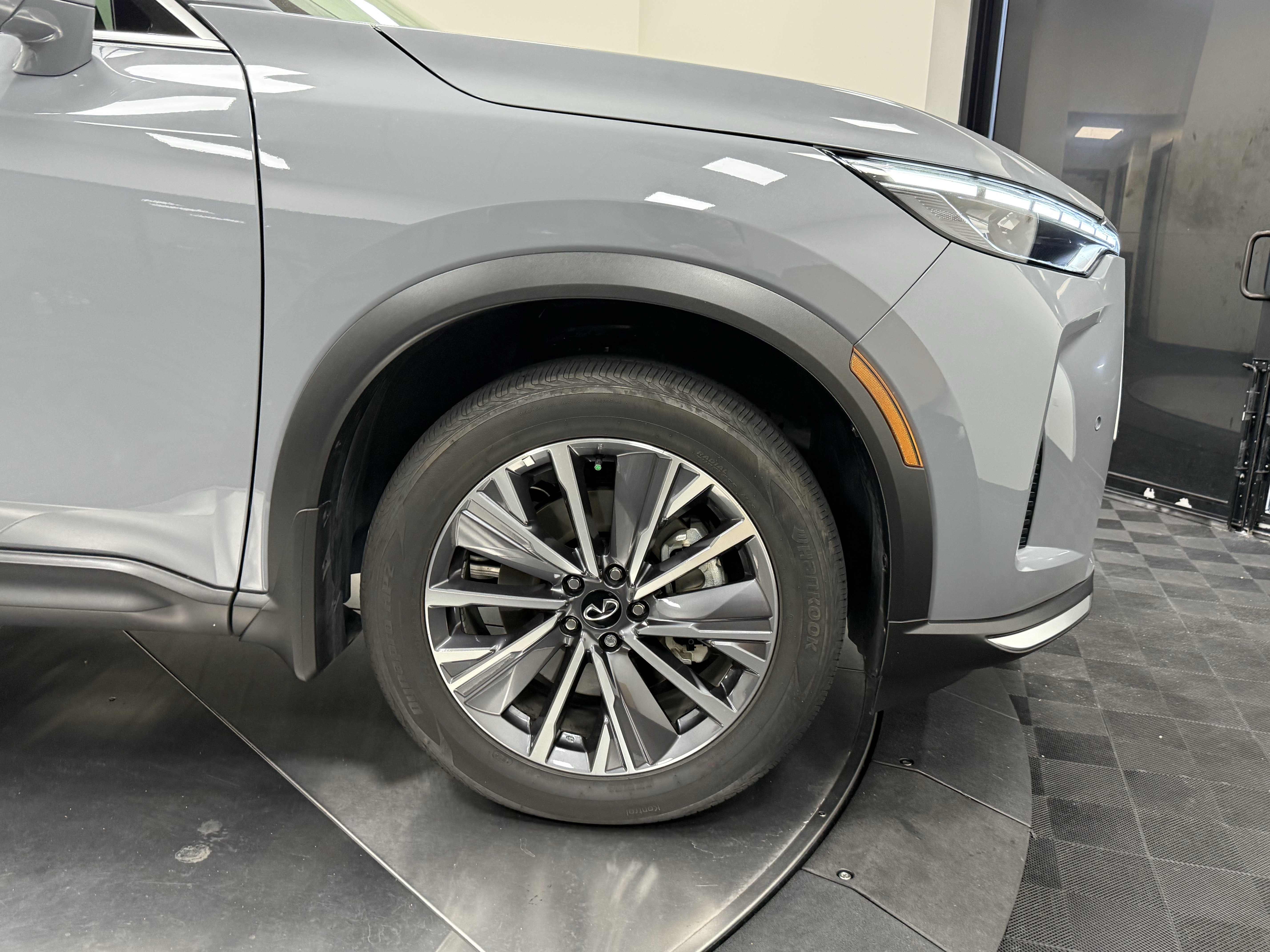 Certified 2027 INFINITI QX60 Luxe w/ Cargo Package FWD image 10