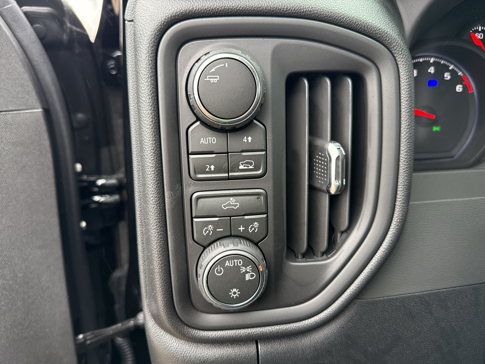 New 2026 Chevrolet Silverado 1500 Custom w/ Turbomax Blackout Package AWD/4WD image 20