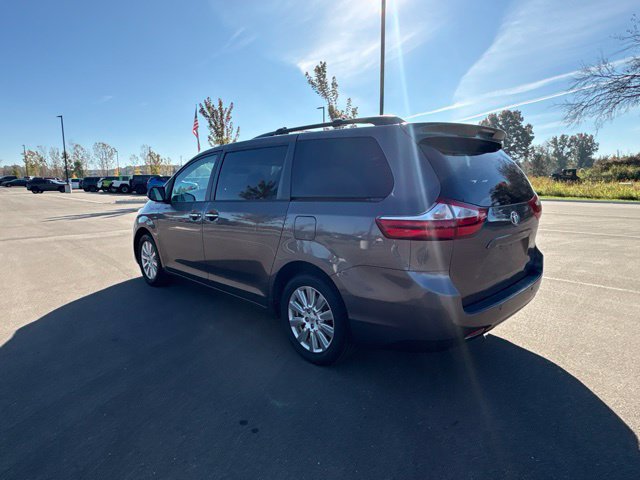 Used 2017 Toyota Sienna XLE w/ XLE Navigation Package AWD/4WD image 3
