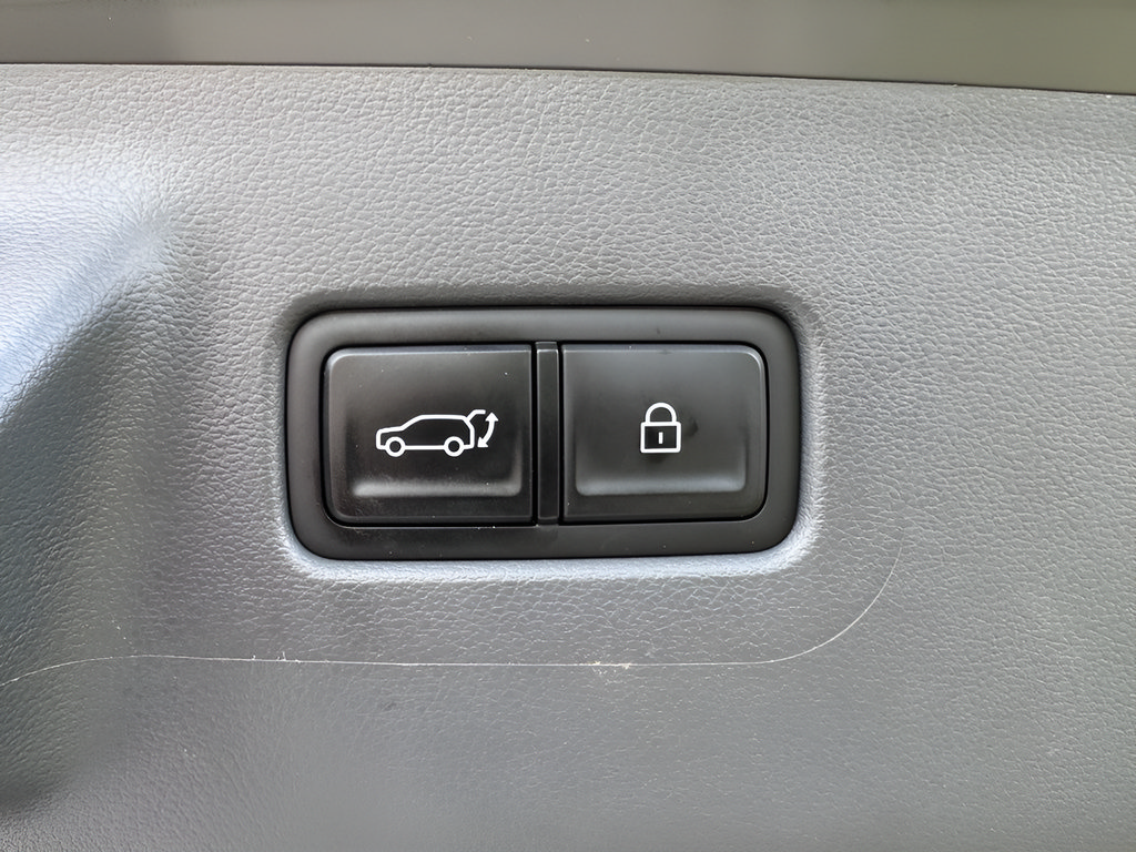 Used 2024 Hyundai Santa Fe SEL AWD/4WD image 11