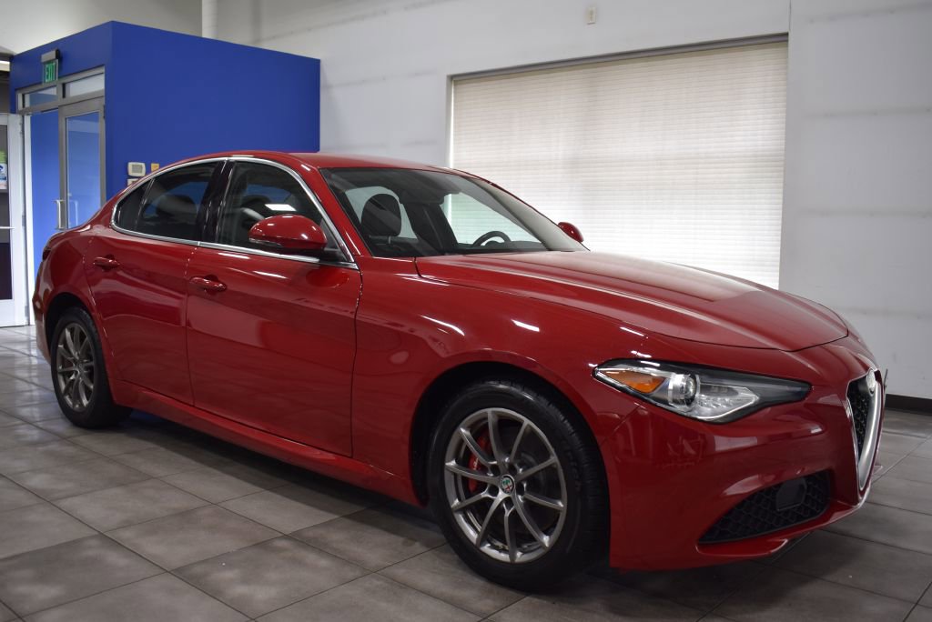 Used 2019 Alfa Romeo Giulia AWD w/ Cold Weather Package image 5