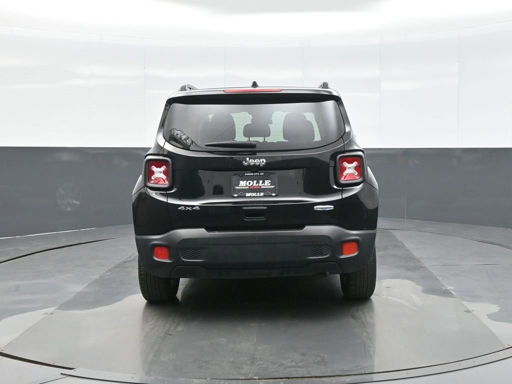 Used 2018 Jeep Renegade Latitude w/ Cold Weather Group image 6