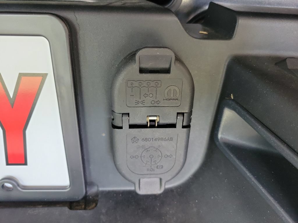 Used 2024 RAM 2500 Tradesman w/ Chrome Appearance Group AWD/4WD image 13