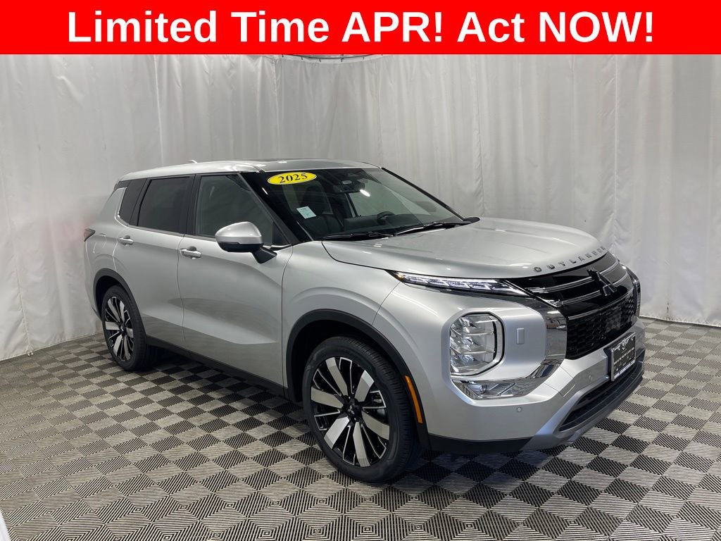 New 2025 Mitsubishi Outlander SE image 2