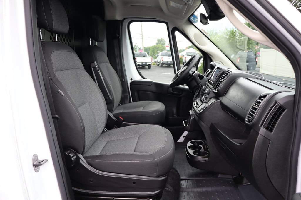 Used 2025 RAM ProMaster 2500 w/ U-Haul Equipment Group FWD image 35