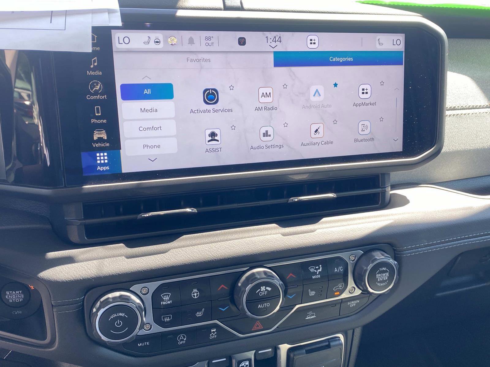 Used 2024 Jeep Wrangler Unlimited Sahara w/ Dual Top Group AWD/4WD image 26