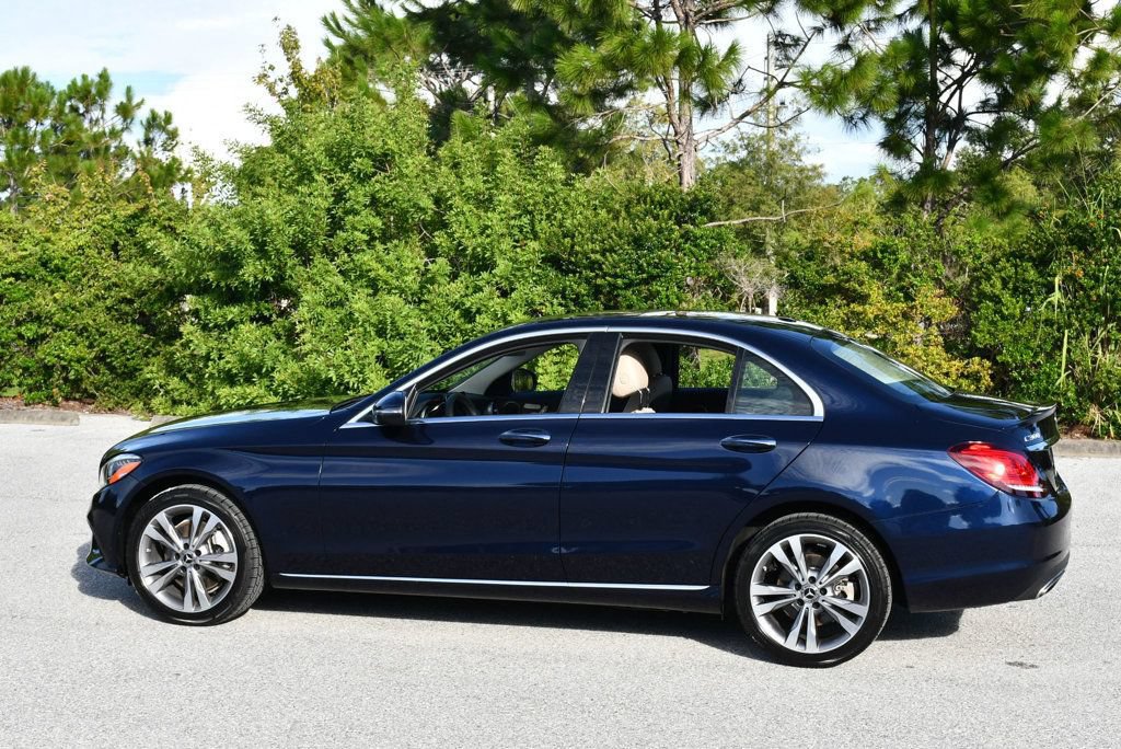 Used 2019 Mercedes-Benz C 300 4MATIC Sedan image 4