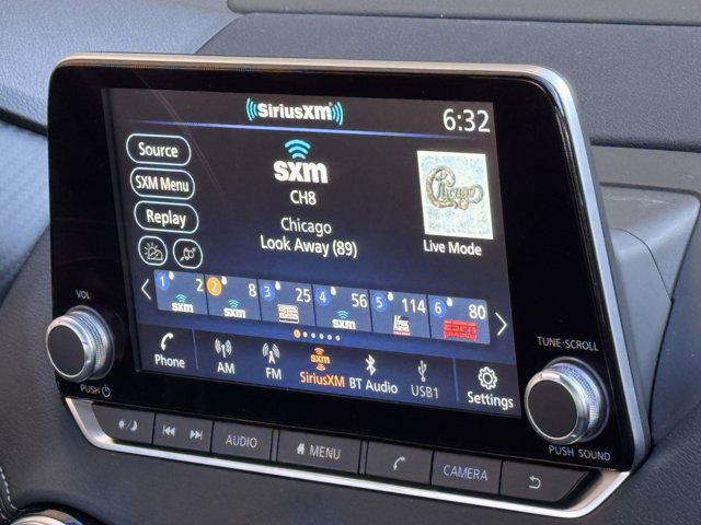 New 2025 Nissan Sentra SV w/ Trunk Package FWD image 5