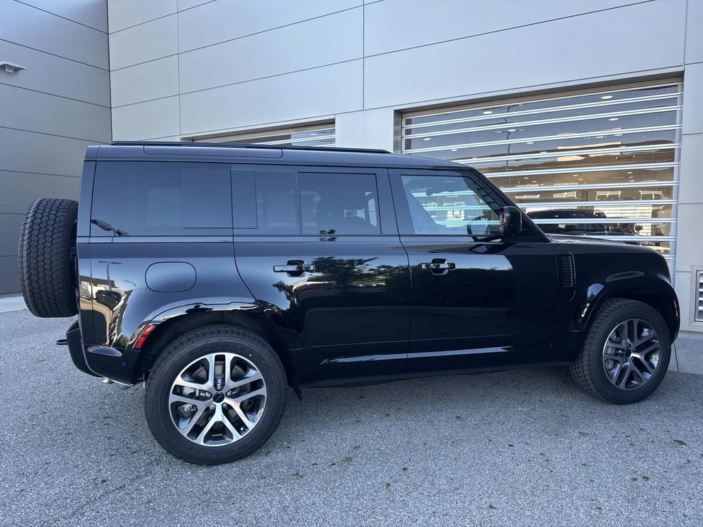 New 2026 Land Rover Defender 110 X-Dynamic SE AWD/4WD image 7