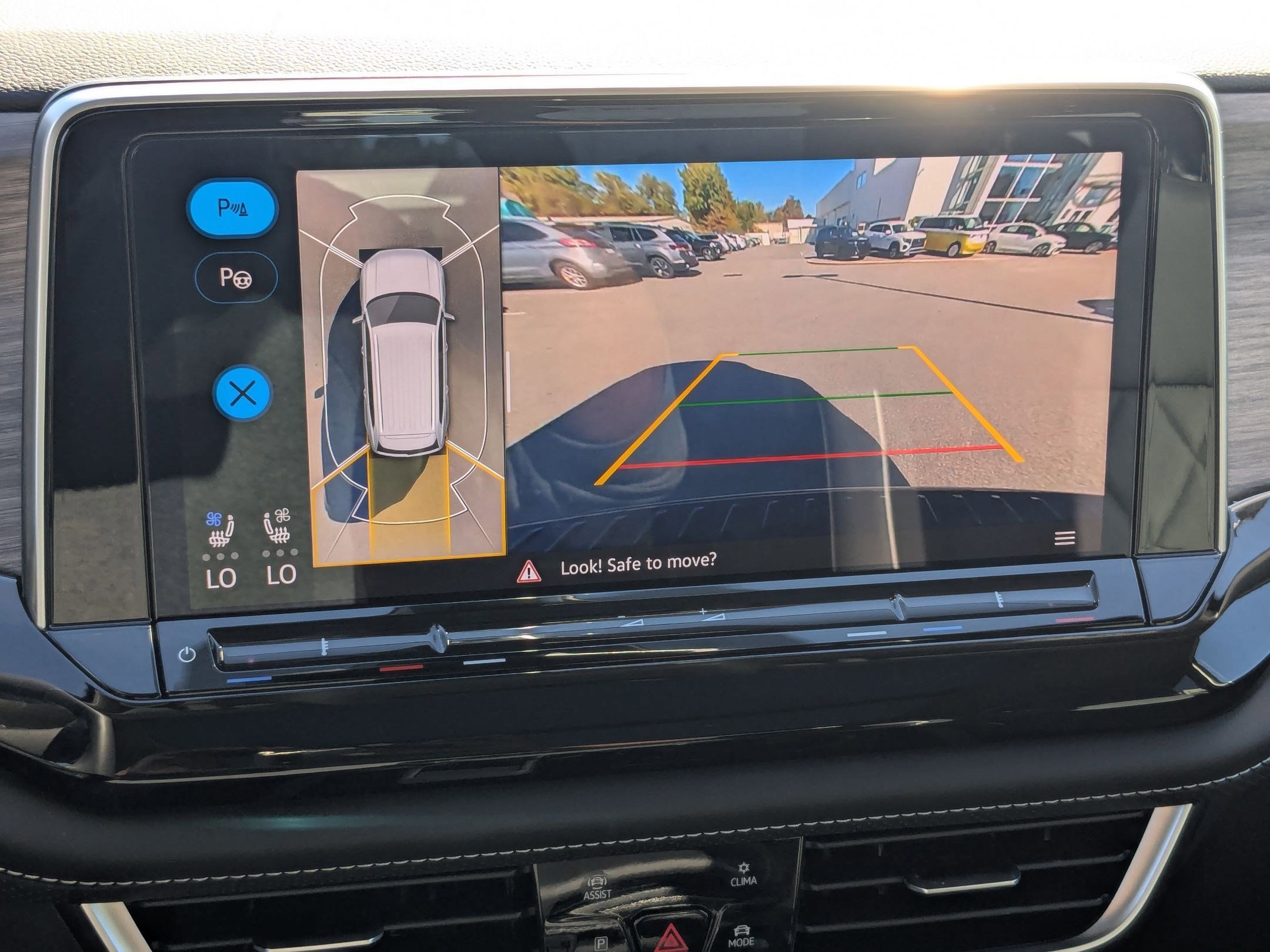 Used 2025 Volkswagen Atlas SEL Premium R-Line image 25