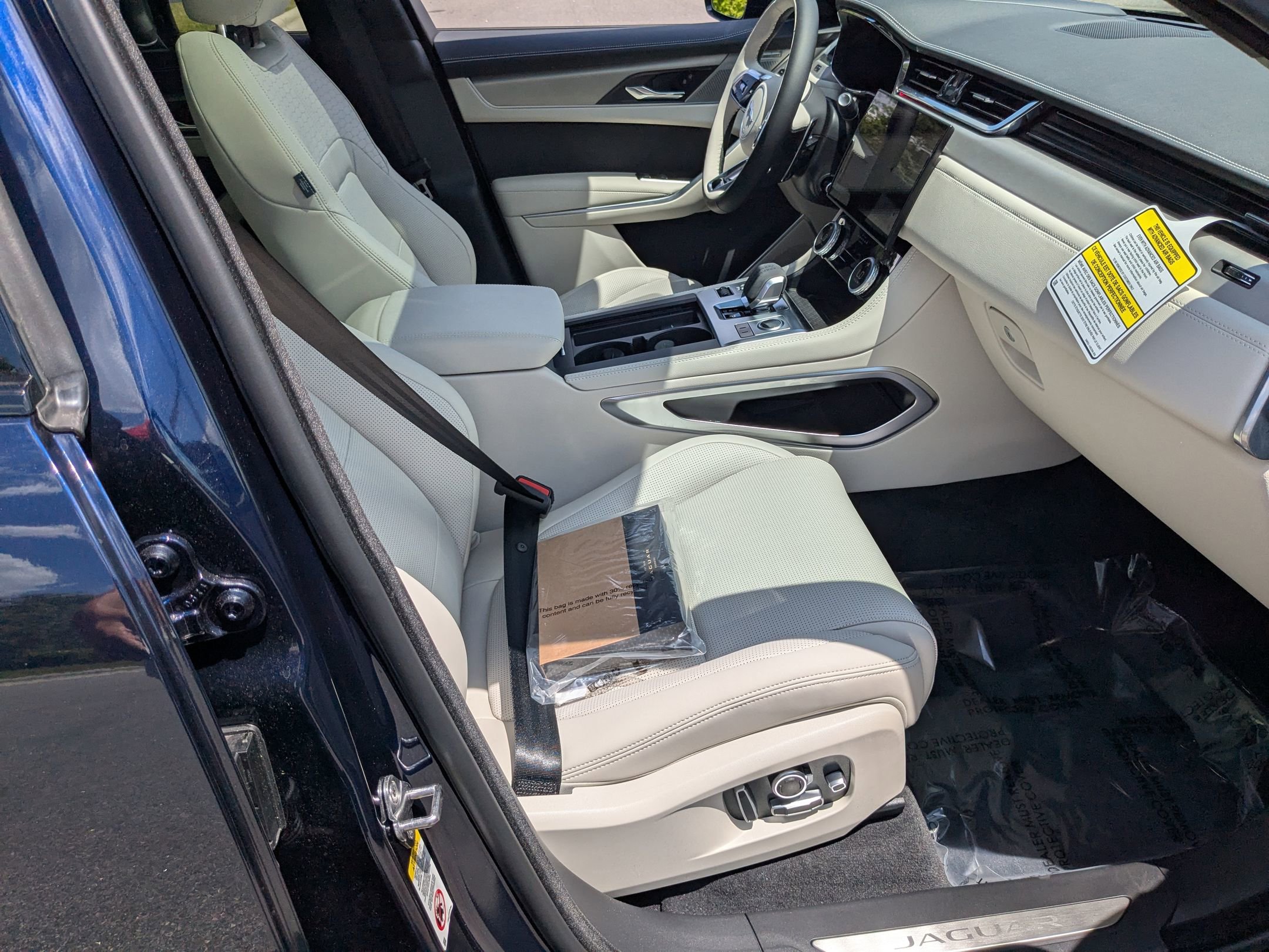 New 2026 Jaguar F-PACE R-Dynamic S image 30
