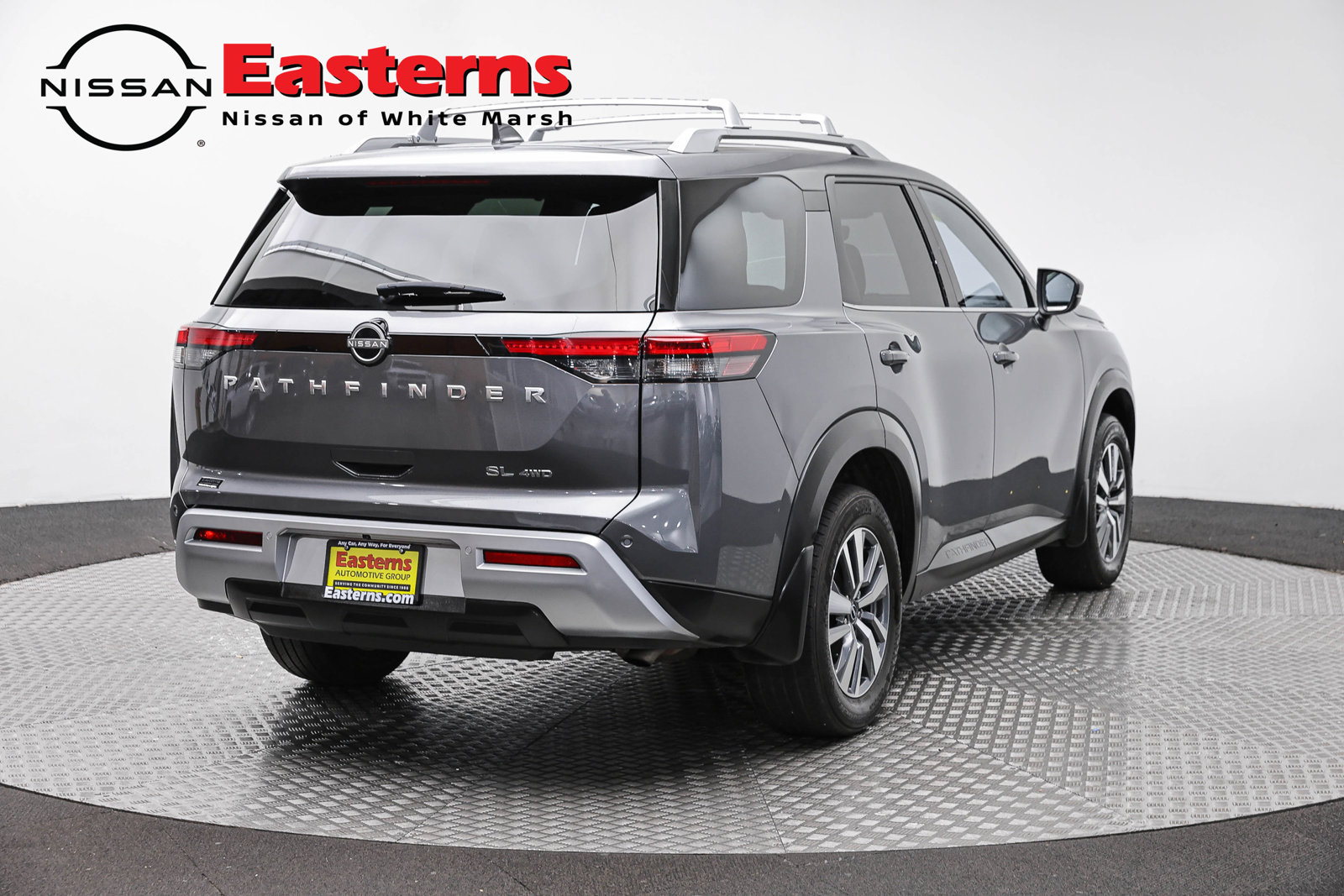 Used 2024 Nissan Pathfinder SL AWD/4WD image 5