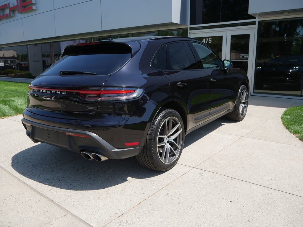 Certified 2023 Porsche Macan S AWD/4WD image 7