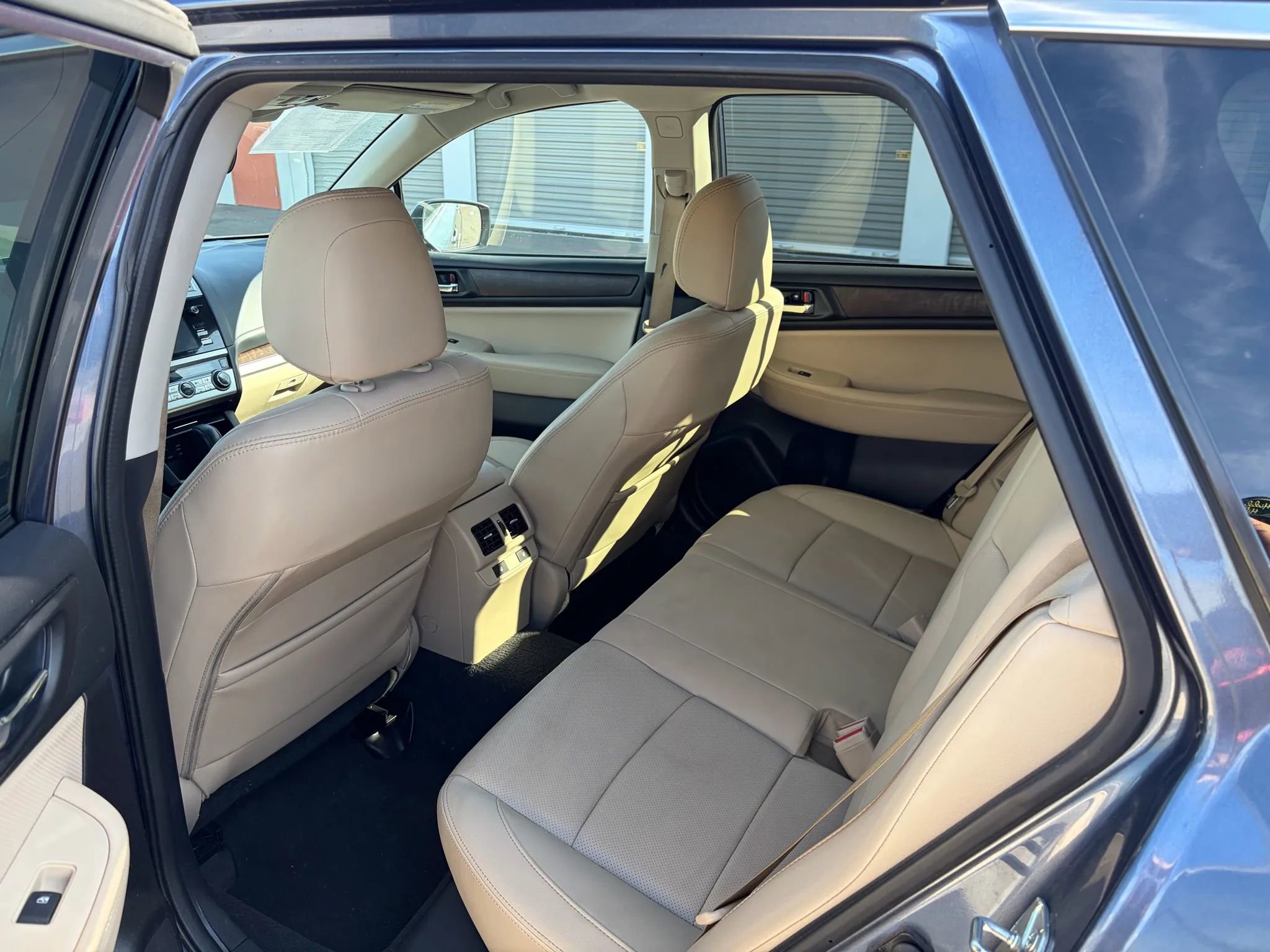 Used 2017 Subaru Outback 3.6R Limited image 11