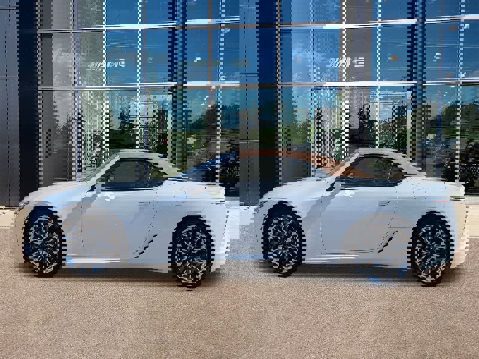 Used 2022 Lexus LC 500 Convertible image 3