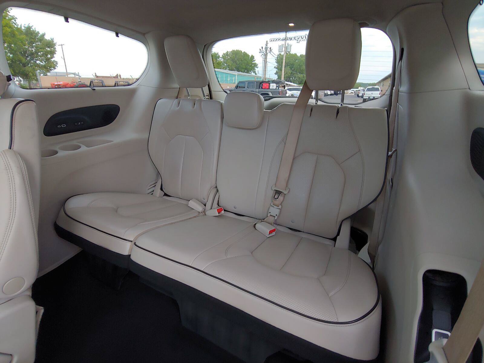 Used 2021 Chrysler Pacifica Limited w/ Premium & Safety Sphere Group AWD/4WD image 27