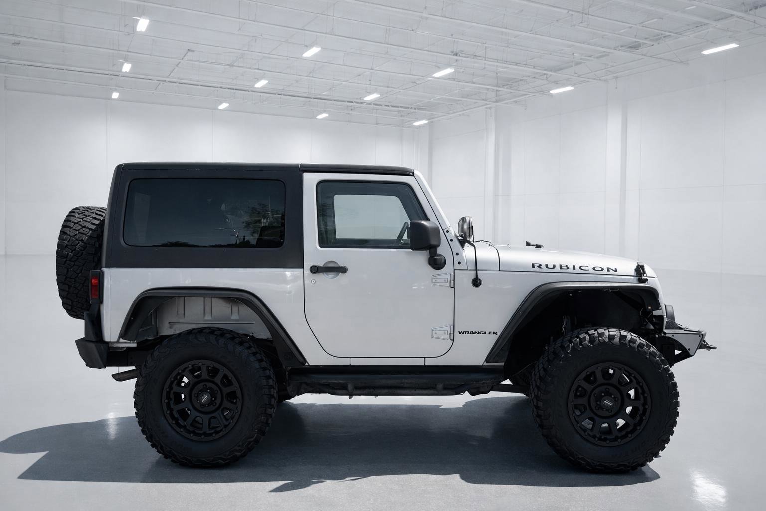 Used 2012 Jeep Wrangler Rubicon w/ PWR Convenience Group AWD/4WD image 4
