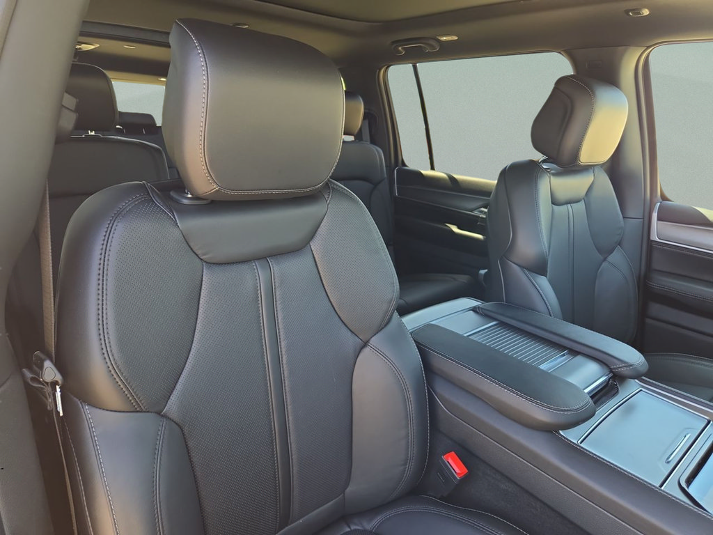 New 2026 Jeep Grand Wagoneer L 4WD w/ Premium Group I image 39