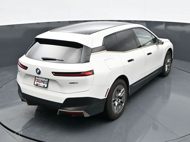 Used 2023 BMW iX xDrive50 AWD/4WD image 35