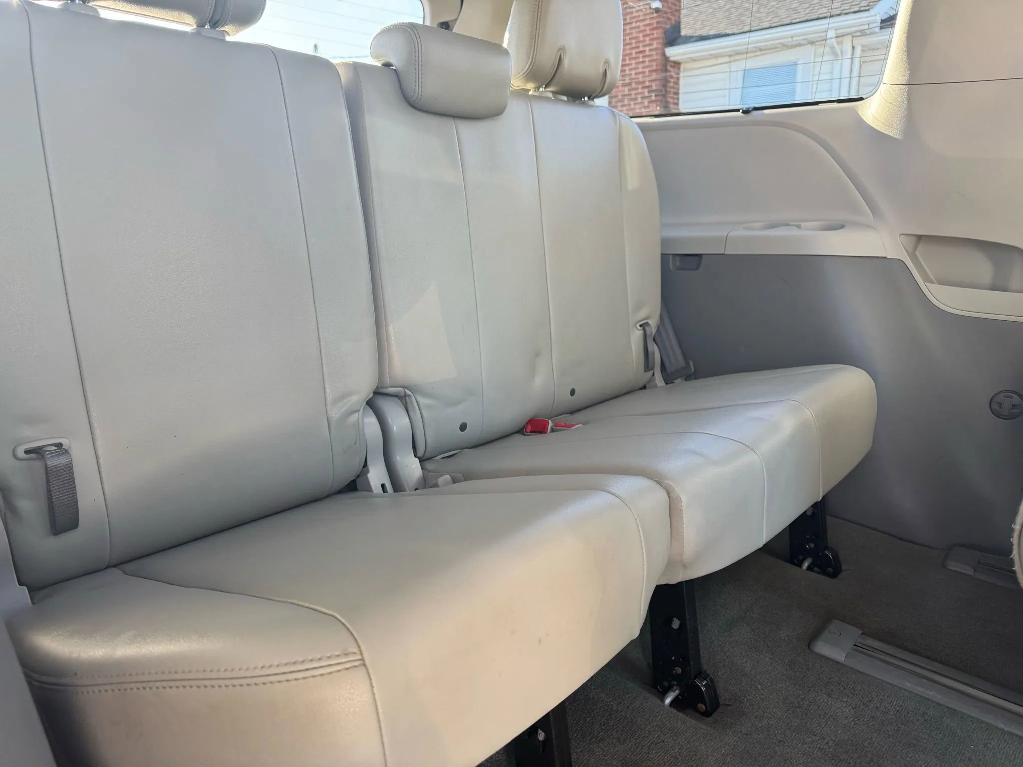 Used 2012 Toyota Sienna Limited image 65